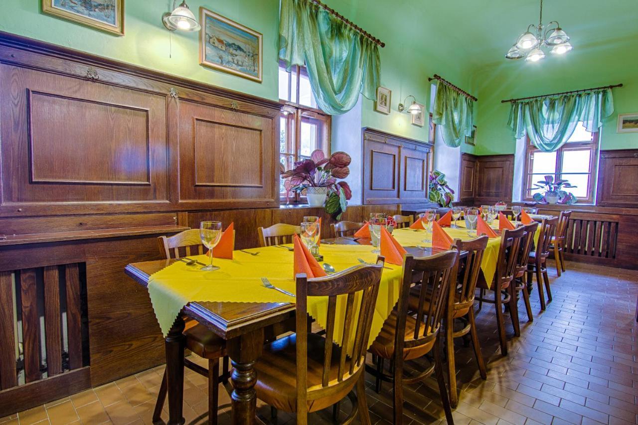 Hotel Posta Černý Dŭl Esterno foto