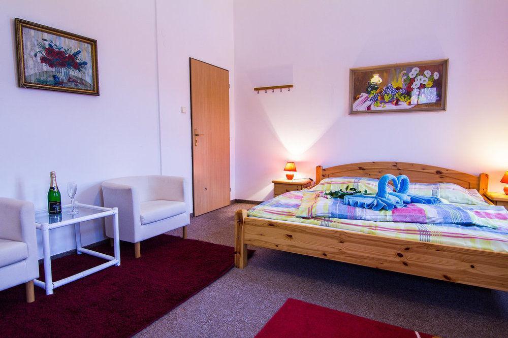 Hotel Posta Černý Dŭl Esterno foto