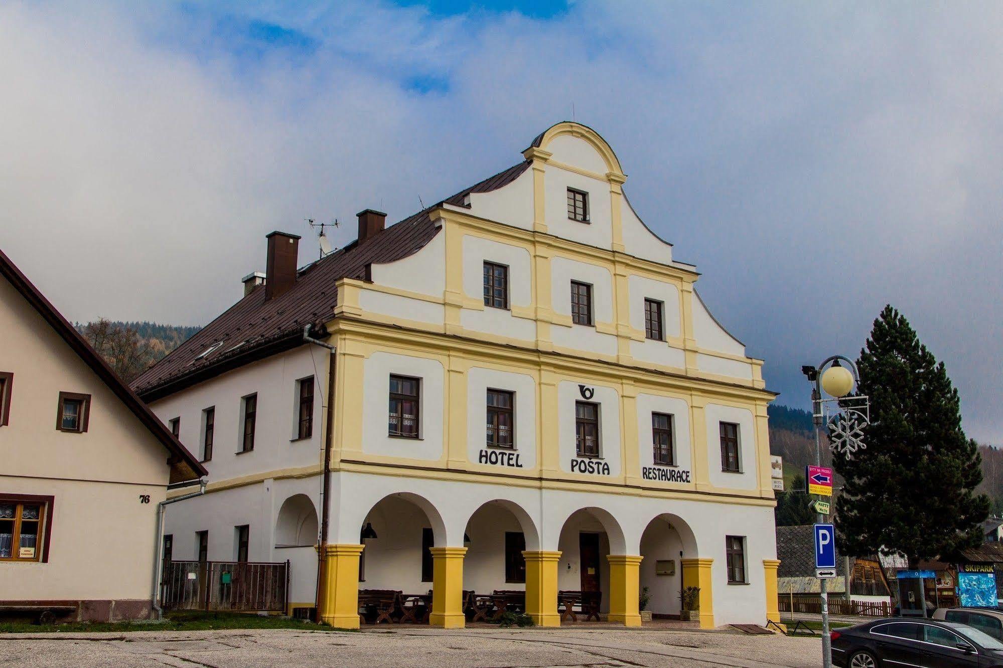 Hotel Posta Černý Dŭl Esterno foto